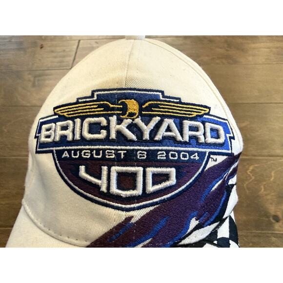 Vintage Brickyard 400 August 8 2004 Mens White Adjustable Strapback Hat Cap - Picture 3 of 9